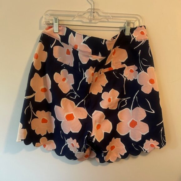Isaac Mizrahi Navy Blue/Peach Floral scallop hem shorts, size 16 - Picture 2 of 5